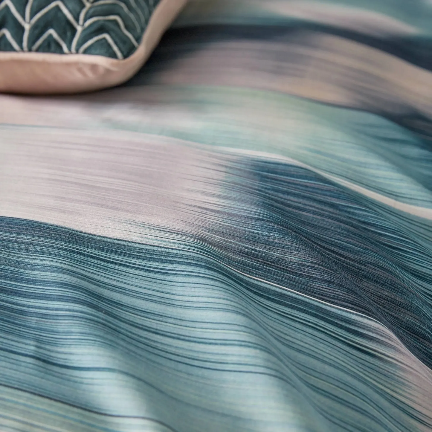 HARLEQUIN OSCILLATION BEDDING - CASCADE