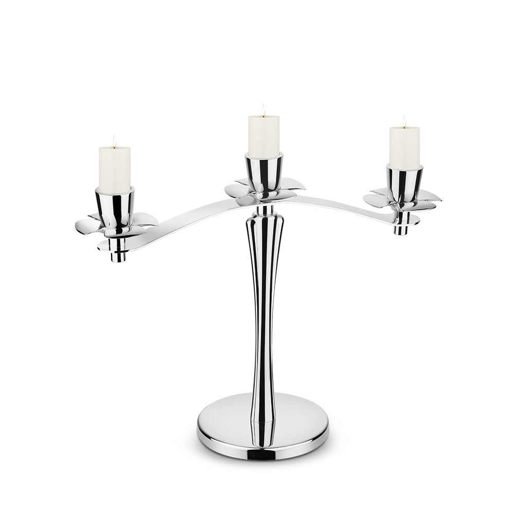 NEWBRIDGE SILVER PLATED 3 LIGHT CANDELABRA