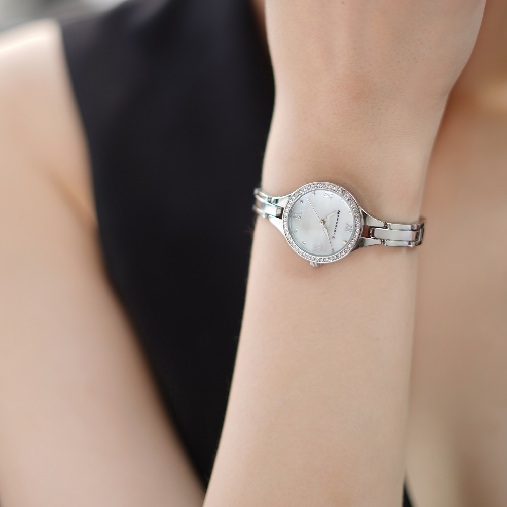 NEWBRIDGE LADIES SILVERPLATED WATCH CLEAR