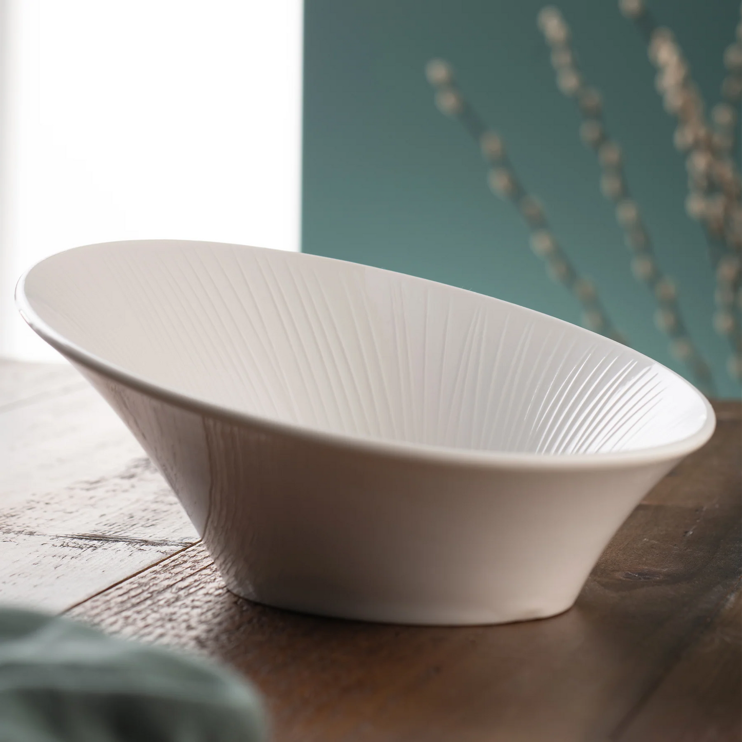 BELLEEK ERNE SERVING BOWL