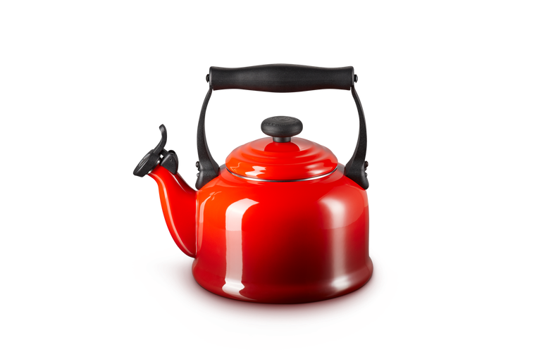 LE CREUSET TRADITIONAL KETTLE WITH FIXED WHISTLE 2.1L