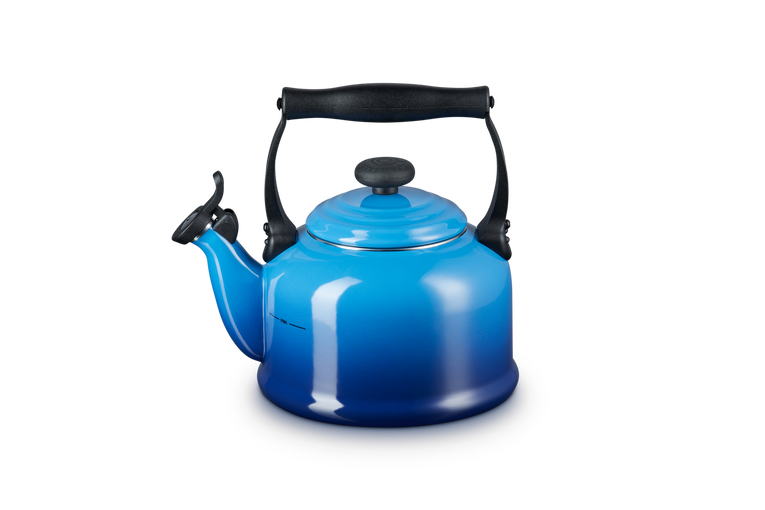 LE CREUSET TRADITIONAL KETTLE WITH FIXED WHISTLE 2.1L