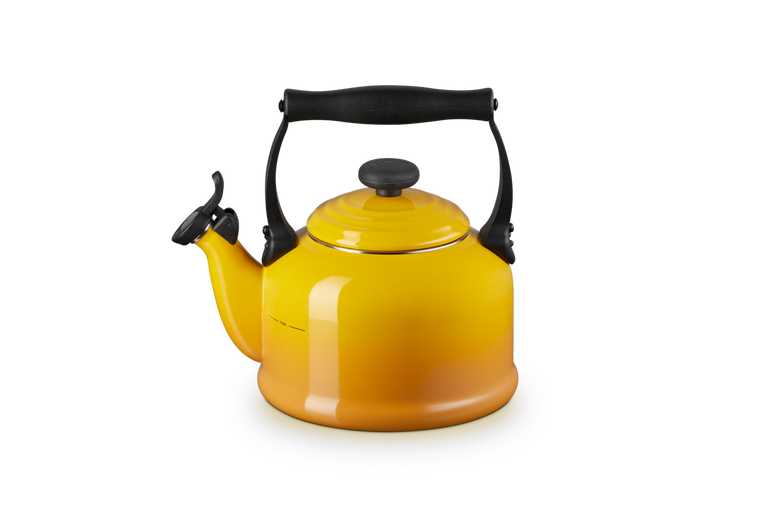 LE CREUSET TRADITIONAL KETTLE WITH FIXED WHISTLE 2.1L