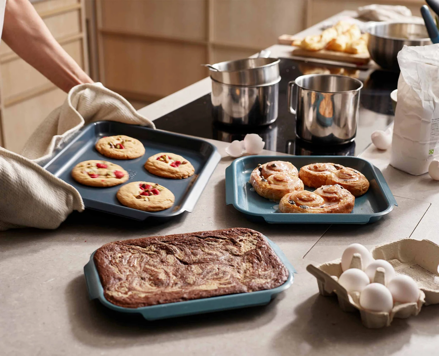 JOSEPH JOSEPH NEST BAKE 3PC BAKING TRAY SET