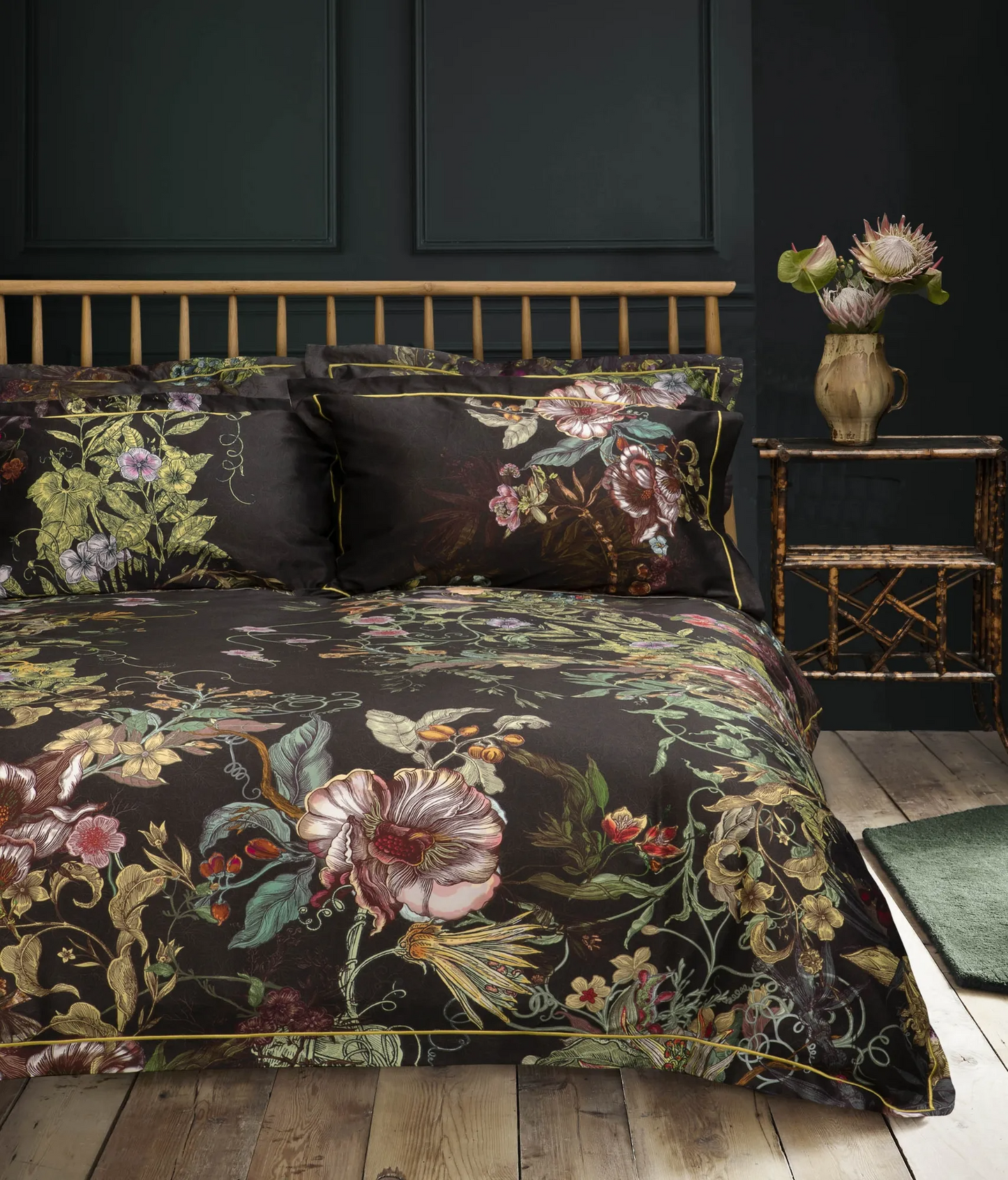 TIMOROUS BEASTIES OPERA BOTANICA BEDDING - CHARCOAL