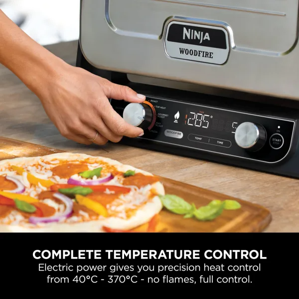 NINJA WOODFIRE ELECTRIC OUTDOOR OVEN, ARTISAN PIZZA MAKER AND BBQ SMOKER OO101UK