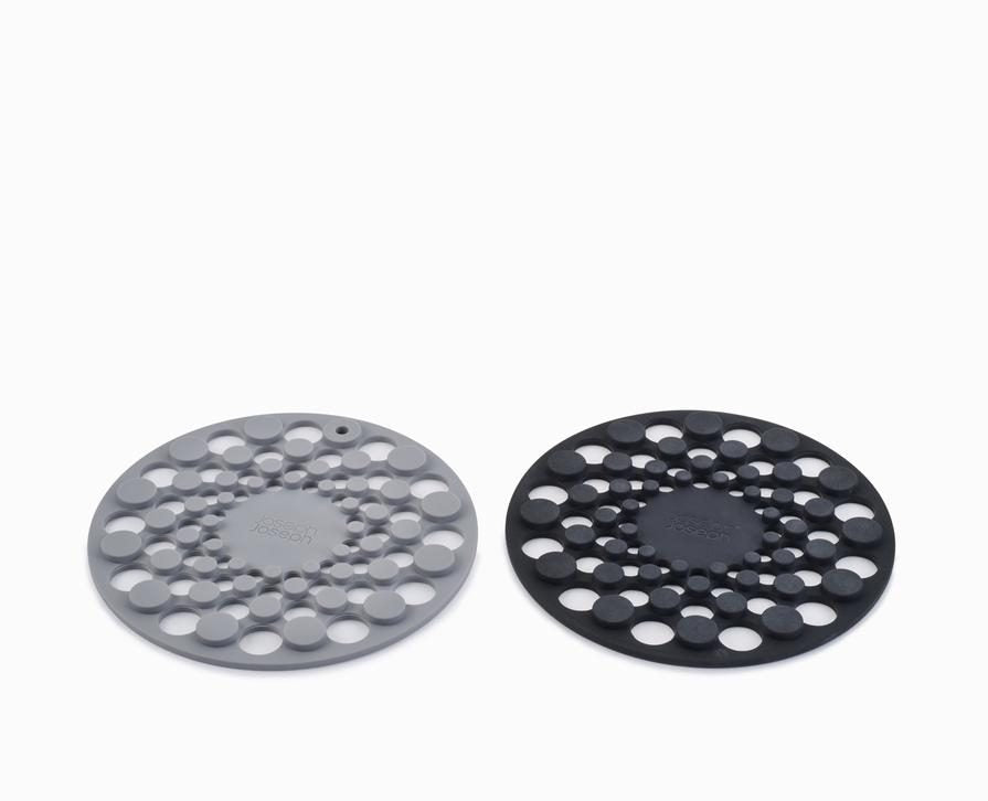 JOSEPH JOSEPH SPOT ON SET OF 2 SILICONE TRIVETS ROUND GREY